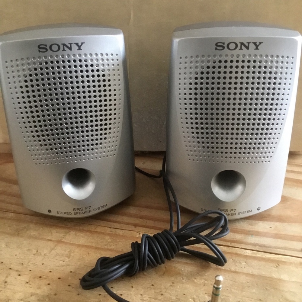 Sony SRS-P3 Mini Stereo Speaker System for Walkman Tested Working 90s Wired 4”